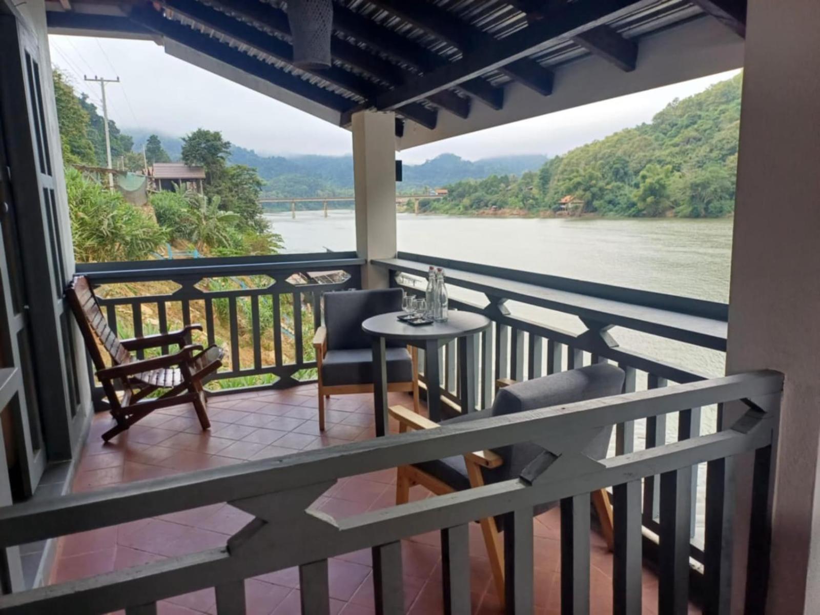 Dokchampa River View Villa Нонгкио Экстерьер фото